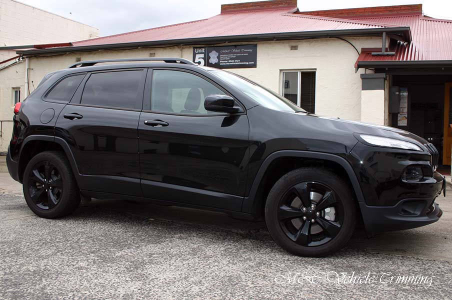 Jeep Cherokee Blackhawk 2015